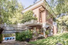 Villa in Salou - TH103- Villa Espaciosa con Piscina Privada y Jardí